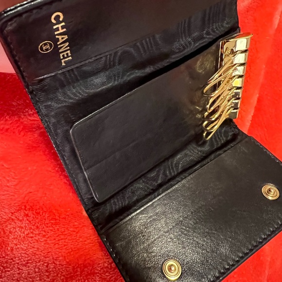 CHANEL 6 key holder - Picture 10 of 14